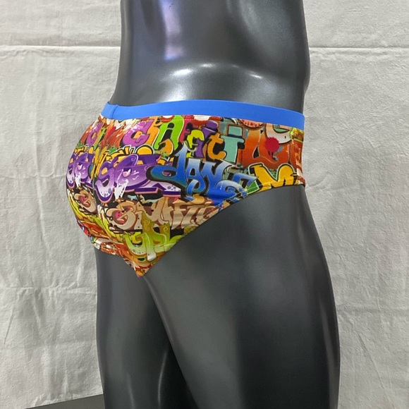 Men’s graffiti print swimwear - Picture 6 of 7